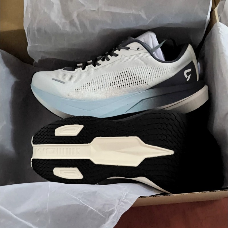 Outdoor Lighting Trends - 2026 New Trend Man Running Shoes