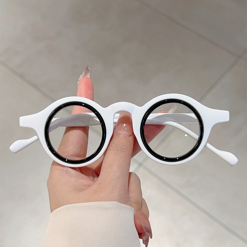 Outdoor Lighting Trends - 2025New Retro Small Round Frame Man